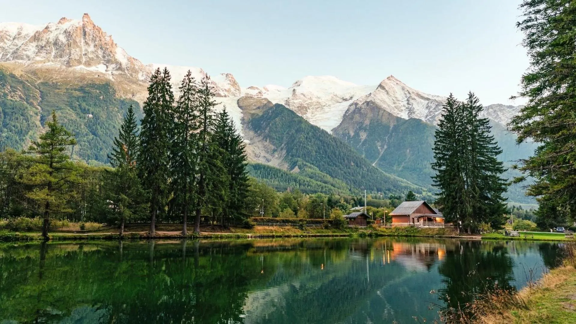 Apartment Au Bon Coin - Luxury Chamonix Hidden Haven, Mont Blanc View, Hot Tub And Garden