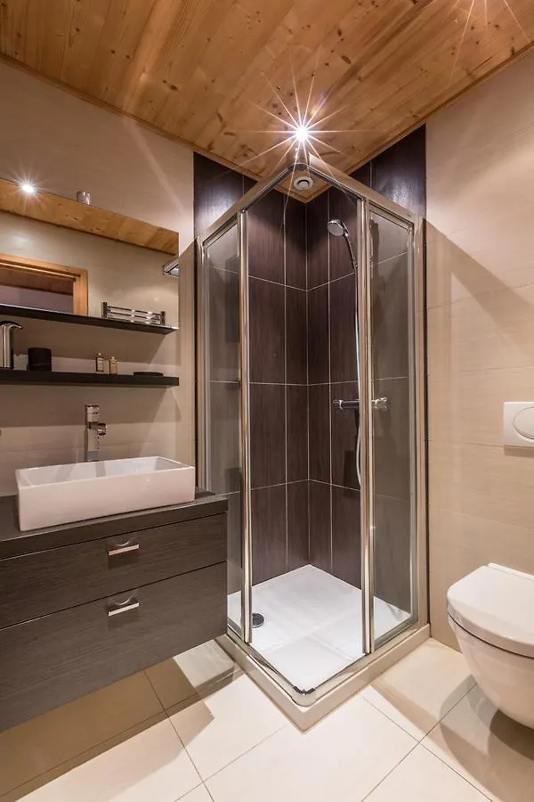 Apartment Au Bon Coin - Luxury Chamonix Hidden Haven, Mont Blanc View, Hot Tub And Garden France