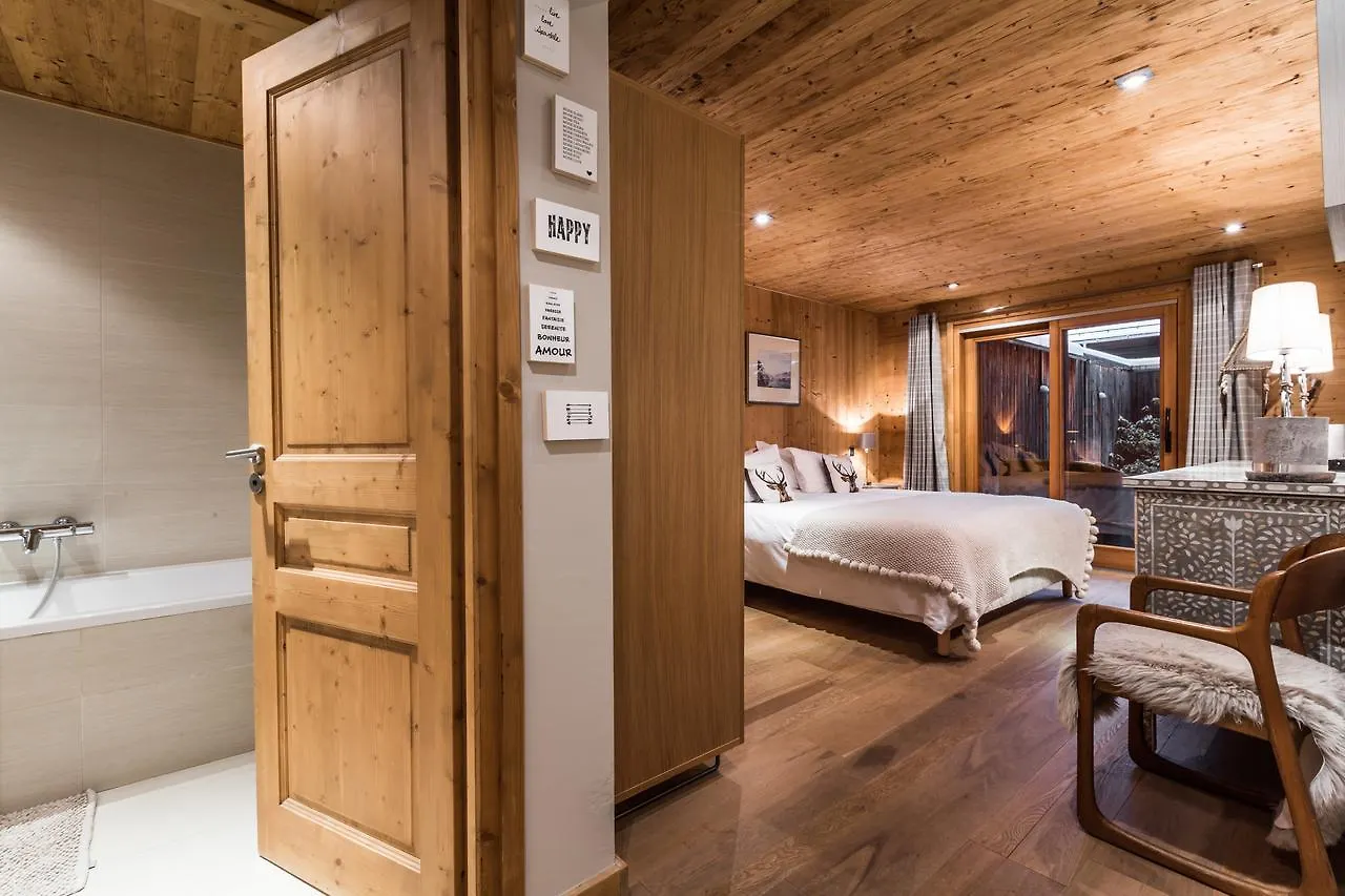 Apartment Au Bon Coin - Luxury Chamonix Hidden Haven, Mont Blanc View, Hot Tub And Garden 0*,  France